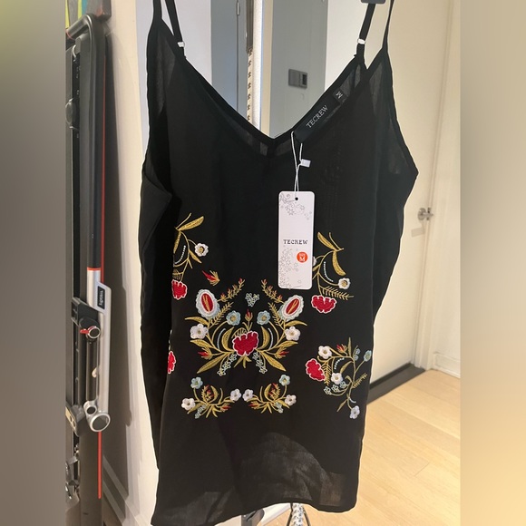Tecrew medium black top with floral pattern - Picture 1 of 4